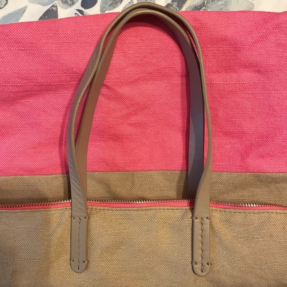 GAP Tote - Picture 6 of 7